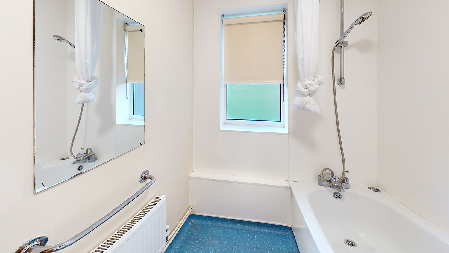 Varley Park 鈥� standard shared bathroom